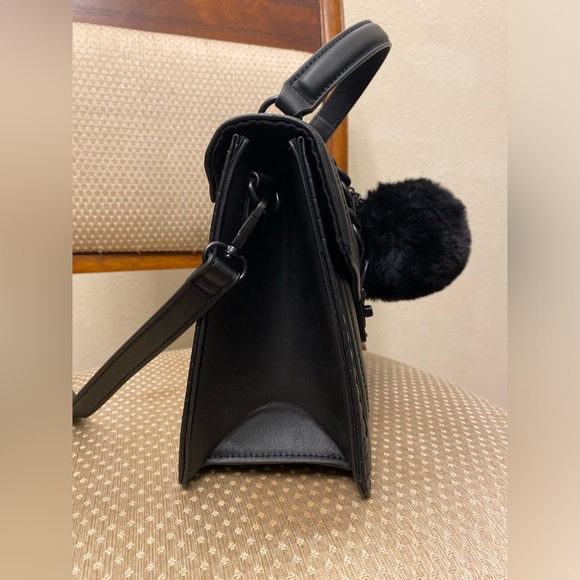 NWOT Aldo Black Quilted Handbag Crossbody Bag with Pom Pom Accessory - Picture 5 of 8